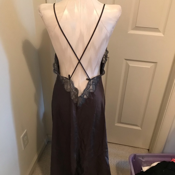 Donna Karan nightgown size M 100% silk hospital fashion show item $325 - Picture 4 of 12